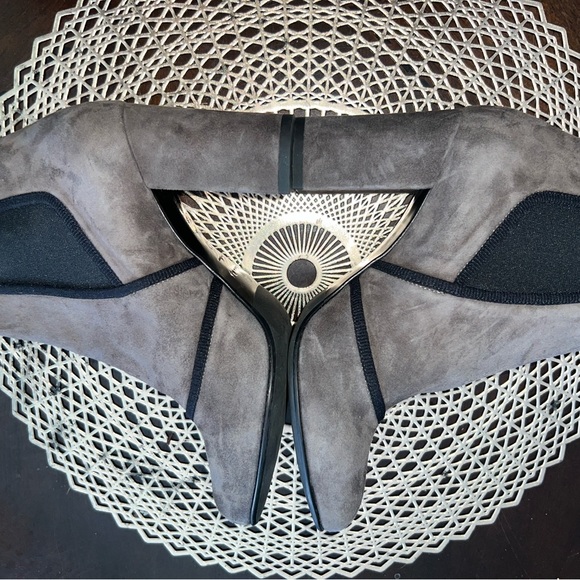 Vero Cuoio Grey Suede Ankle Boots - Picture 4 of 7